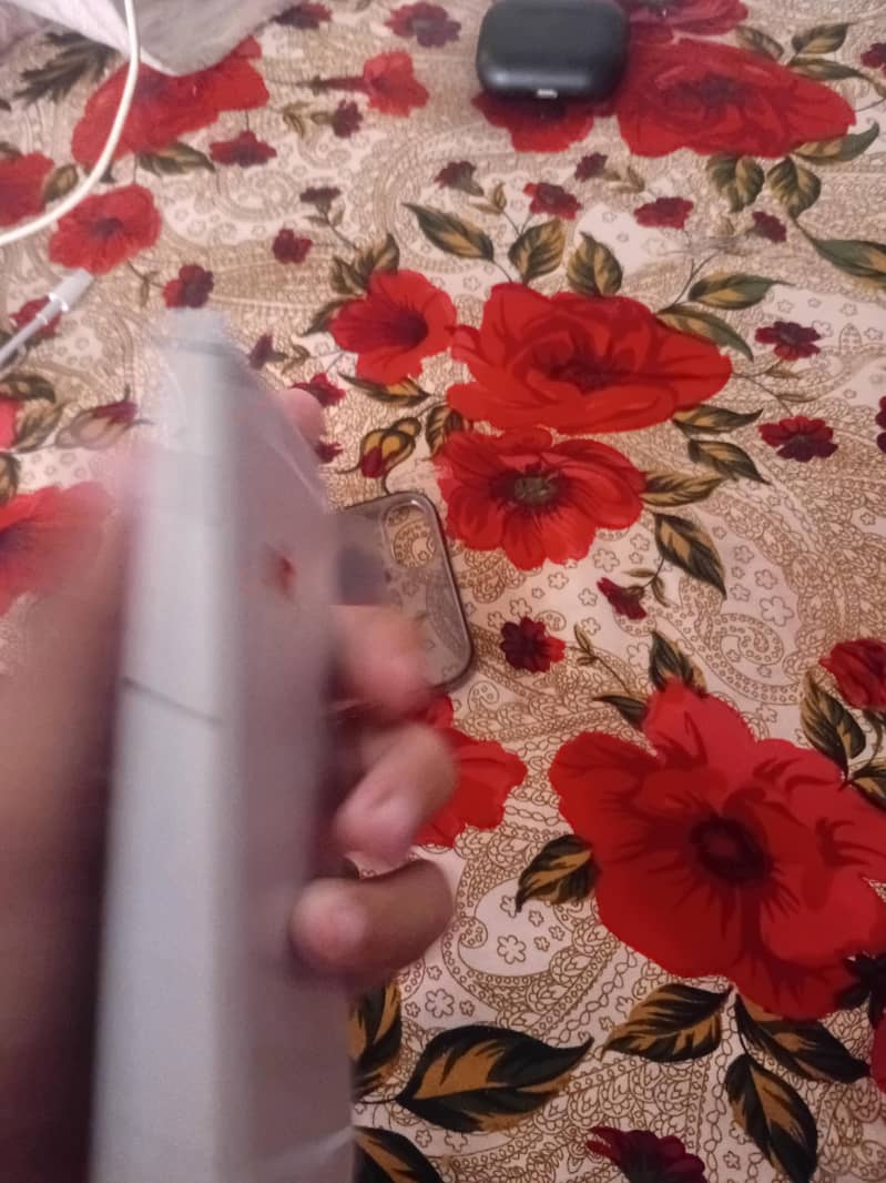 Apple iPhone 6S 1