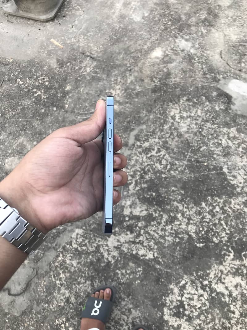 Apple iPhone 13 Pro 2
