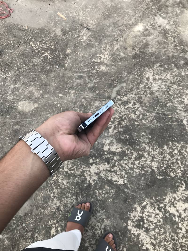 Apple iPhone 13 Pro 8