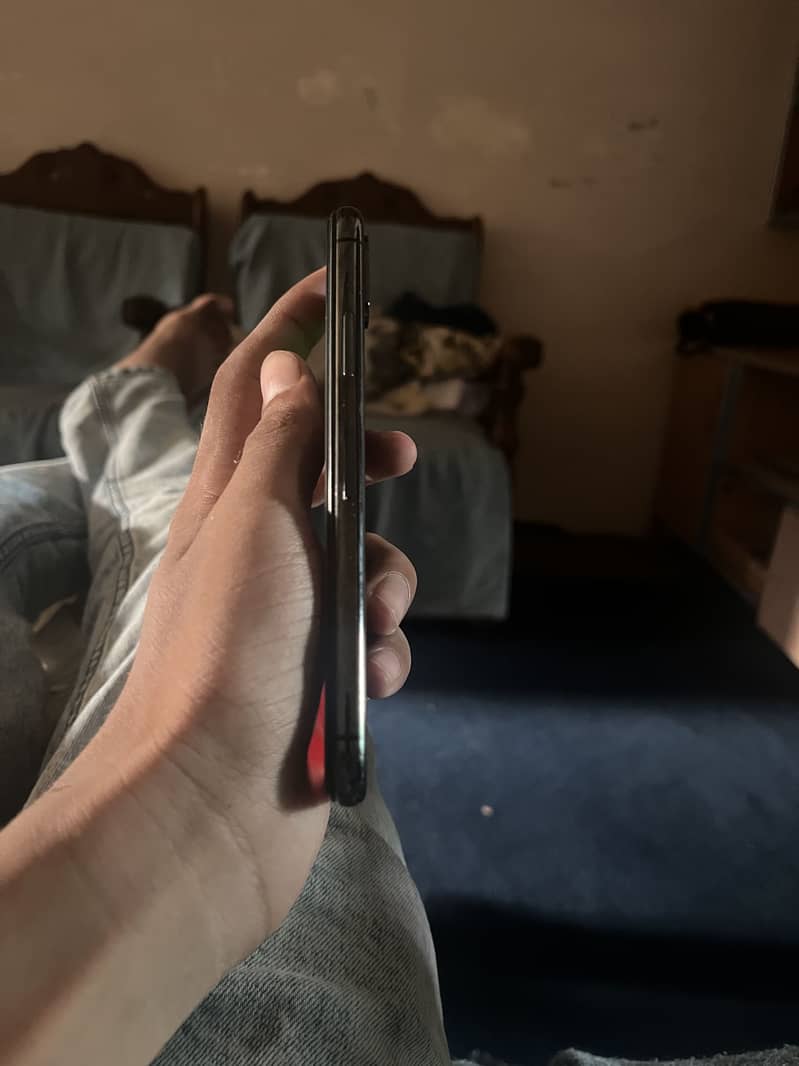 Apple iPhone X 2