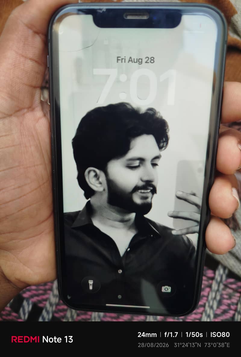 Apple iPhone 11 4