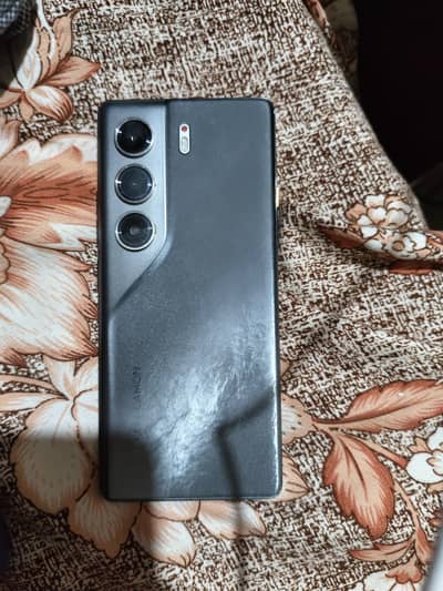 Tecno CAMON 40 Pro