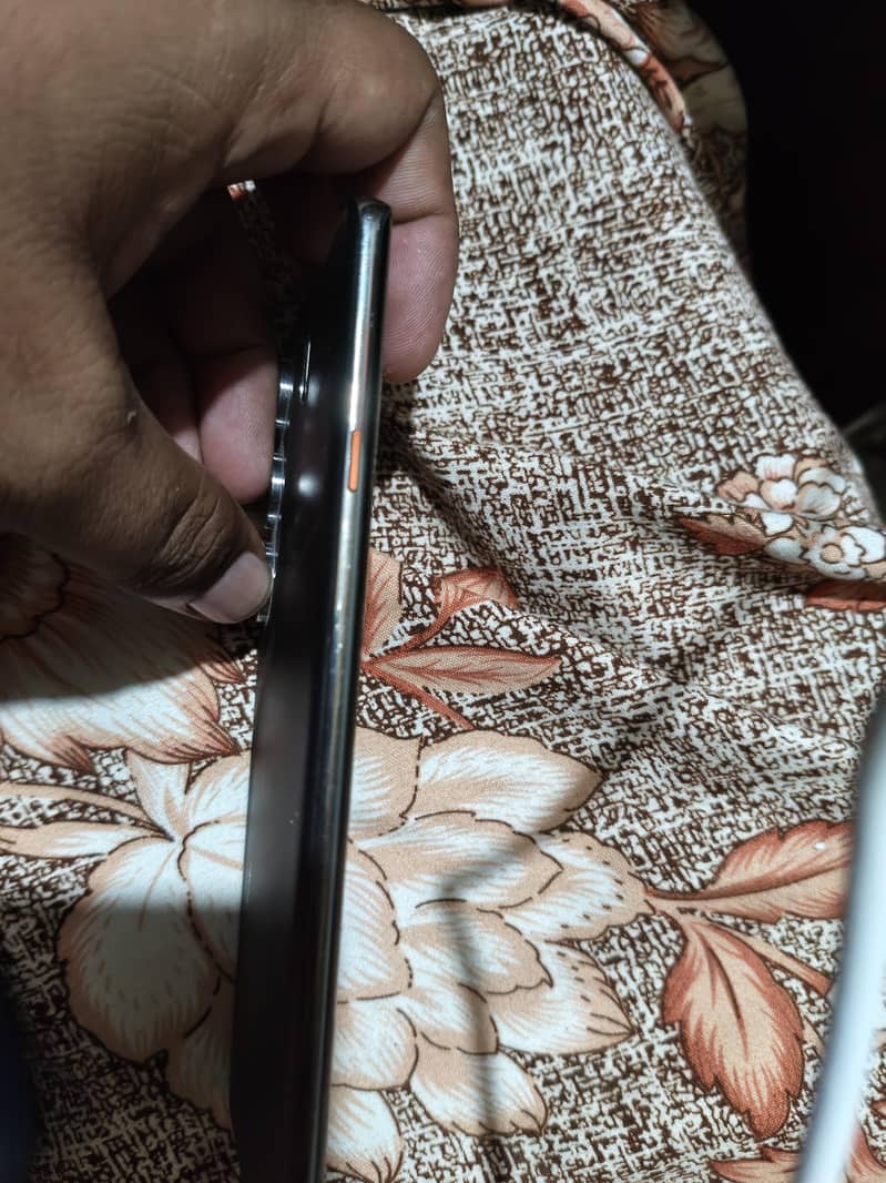 Tecno CAMON 40 Pro 1