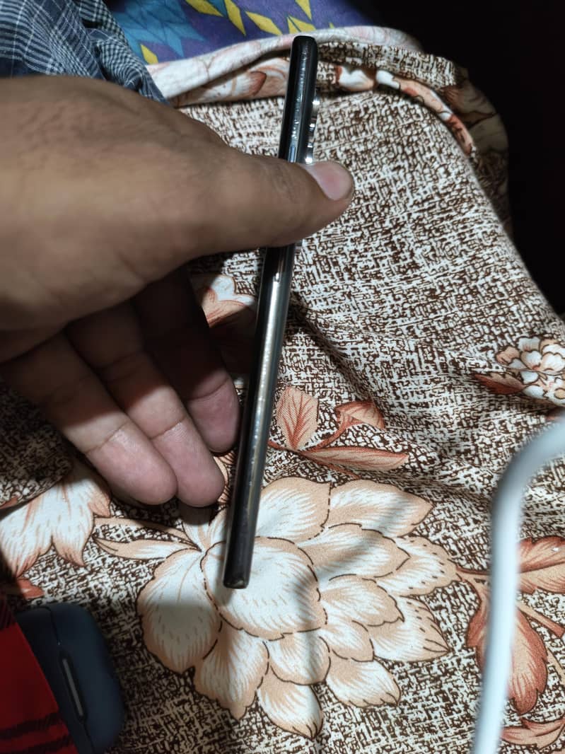 Tecno CAMON 40 Pro 4