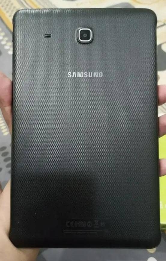 two samsung Tab E 1