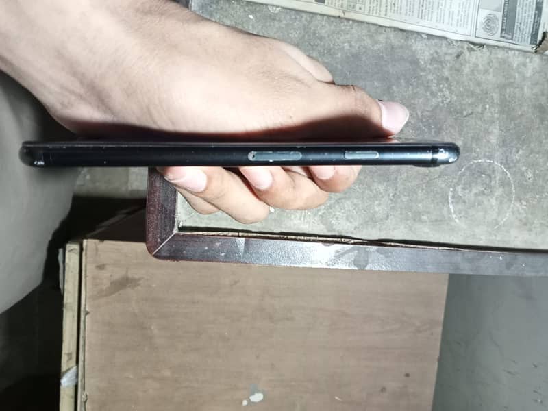 Apple iPhone 7 3
