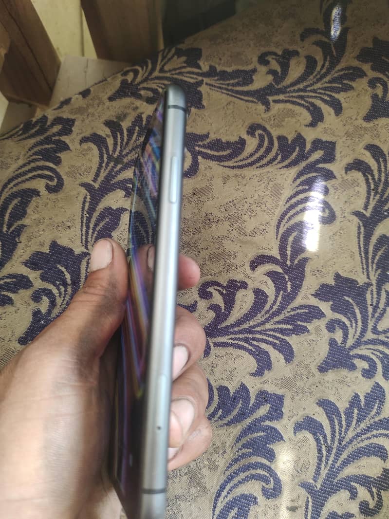 Apple iPhone 11 3