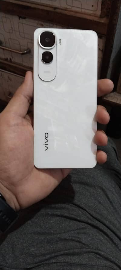Vivo Y400