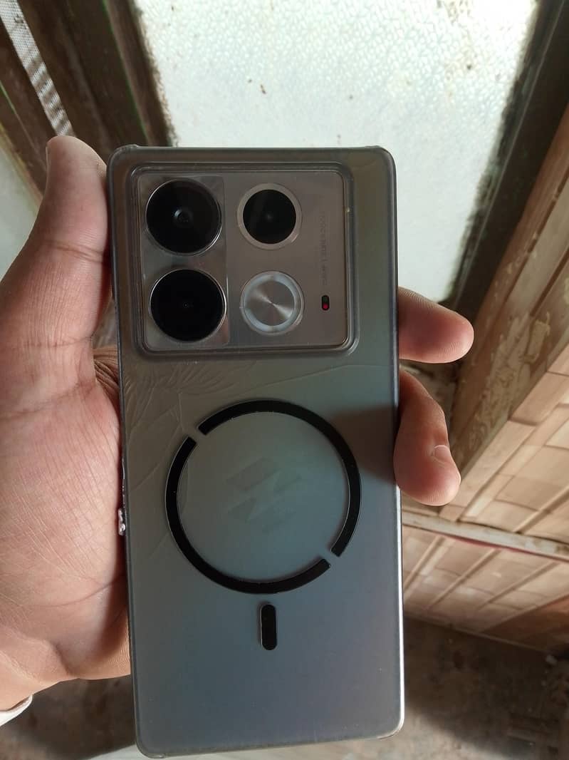 Infinix Note 40 5