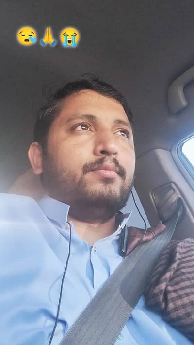 Mera Pas UAE Ka lisans hai or job ki zarort family job chya