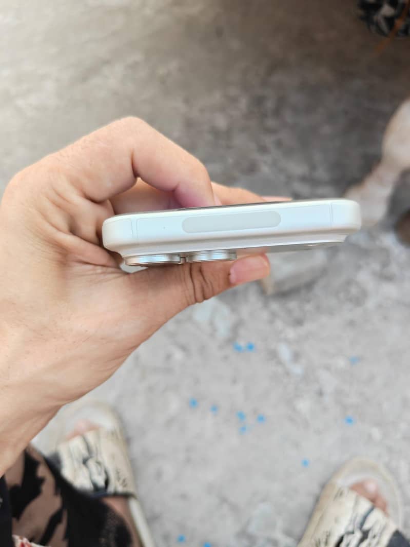 Apple iPhone 17 Pro Max 2