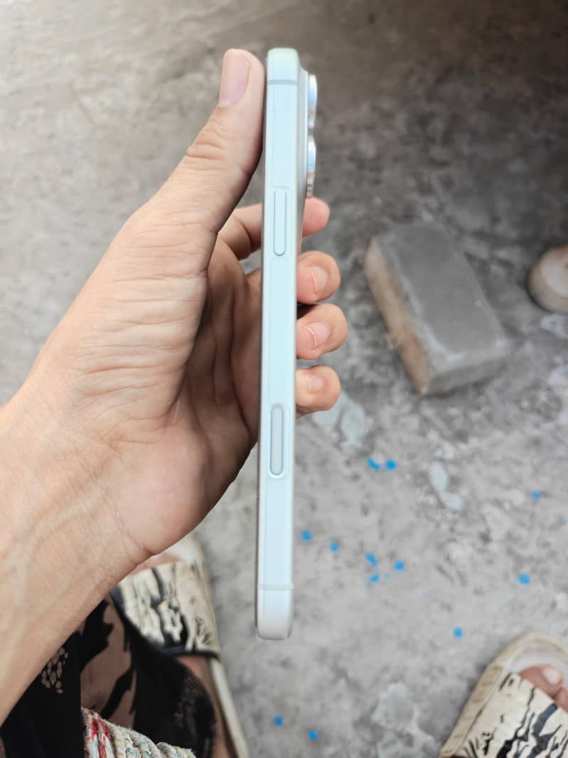 Apple iPhone 17 Pro Max 3