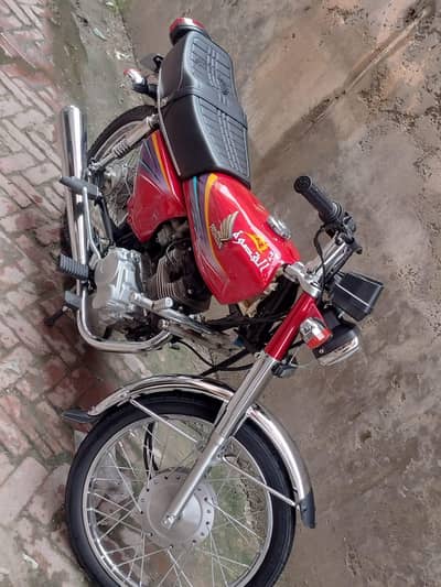 0335/7451/556Honda motorcycle 125 cc for sale model 2008
