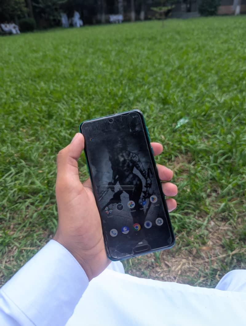 Sharp Aquos R3 1