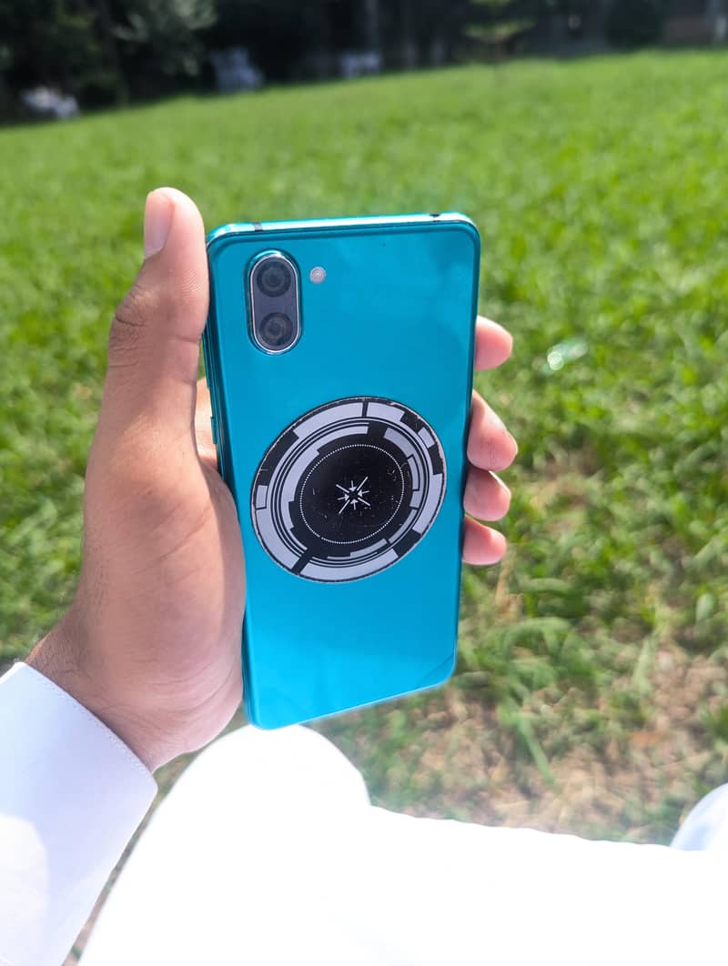 Sharp Aquos R3 2
