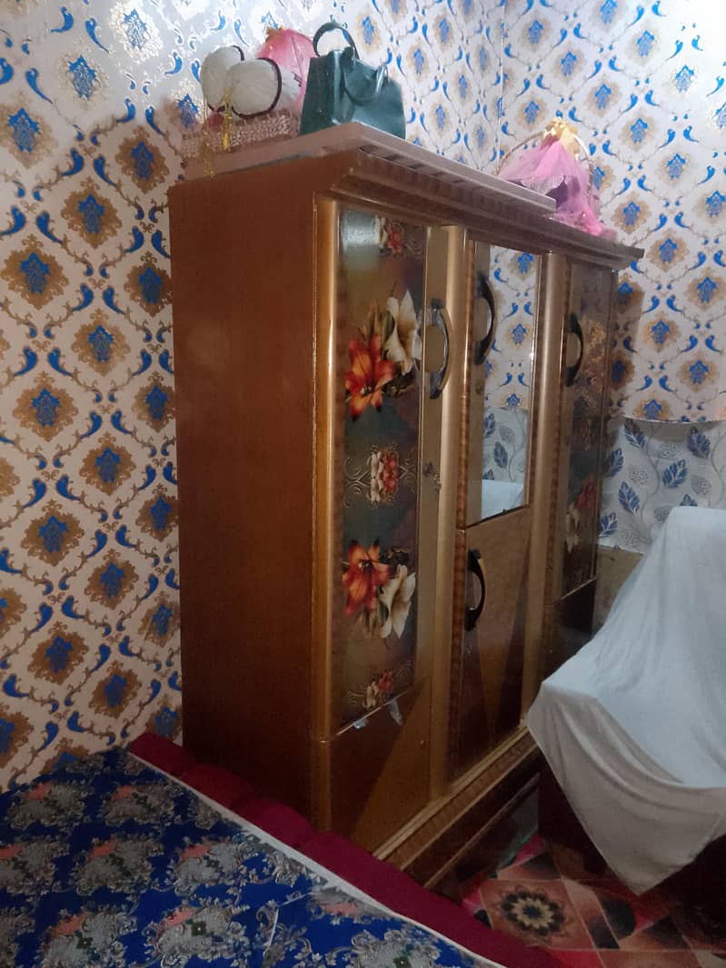 wardrobe 0