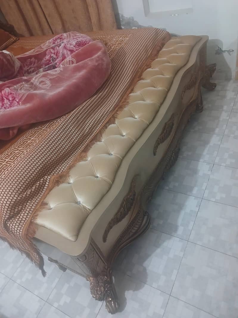 king size bed with side table dressing table 3