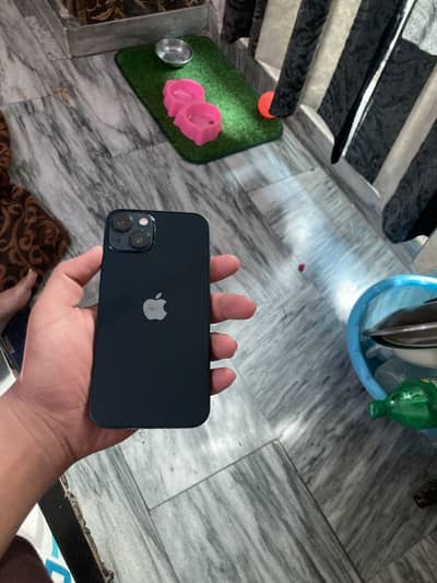 Apple iPhone 13