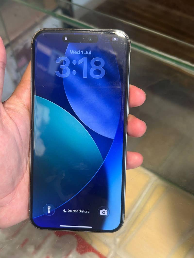 Apple iPhone 15 Pro Max 4