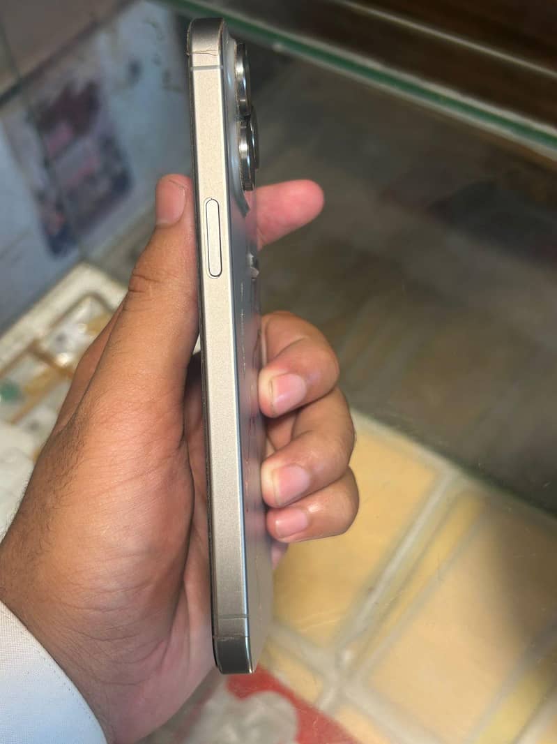 Apple iPhone 15 Pro Max 5