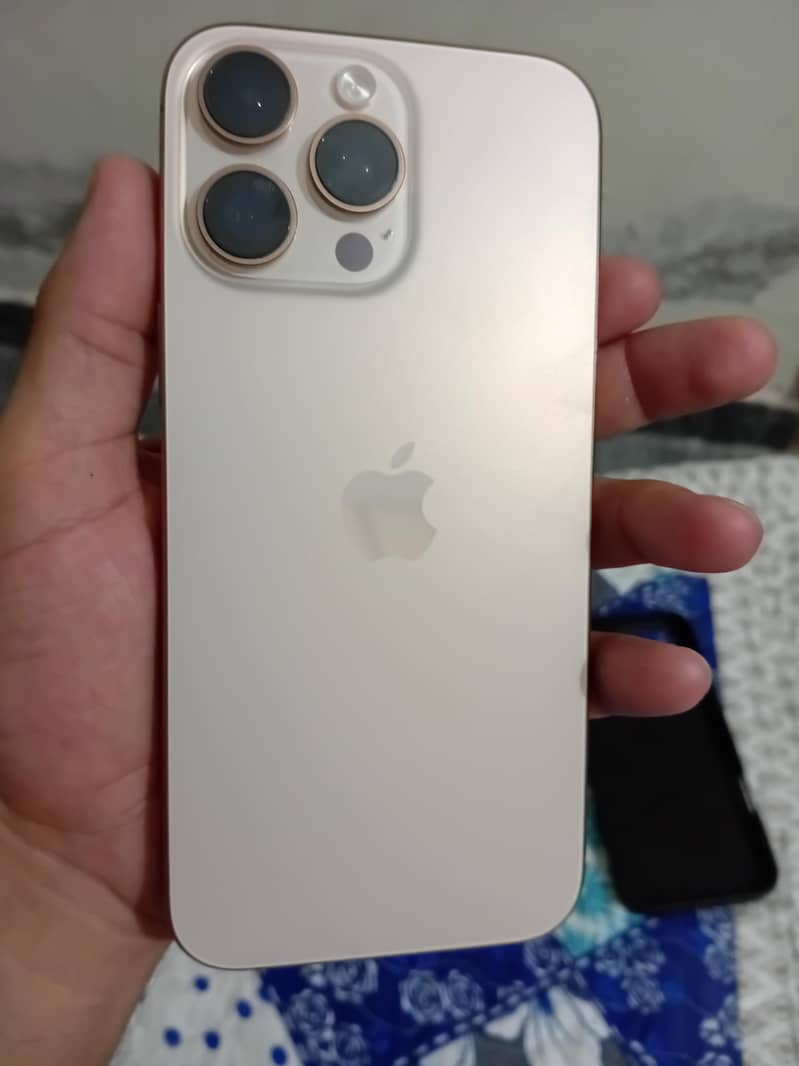 Apple iPhone 16 Pro Max 0