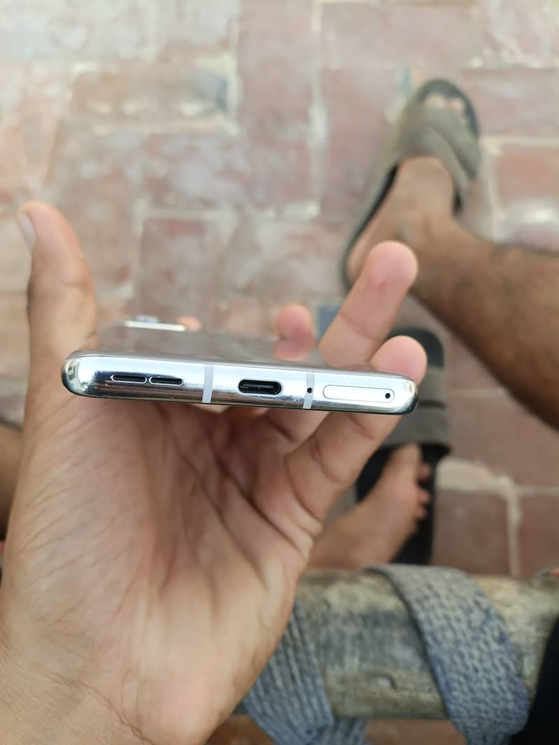 One Plus 9 Pro 4