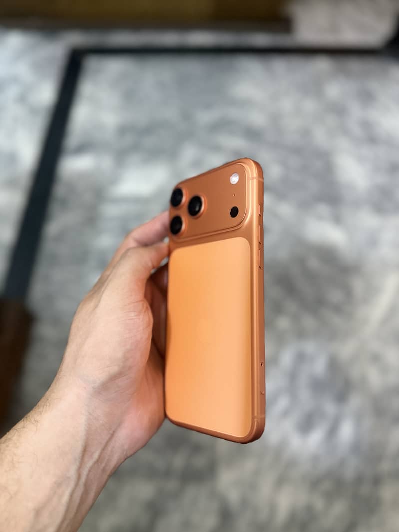 Apple iPhone 17 Pro Max 2