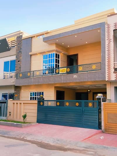 8 MARLA BRAND NEW HOUSE FOR SALE IN JINNAH GARDEN