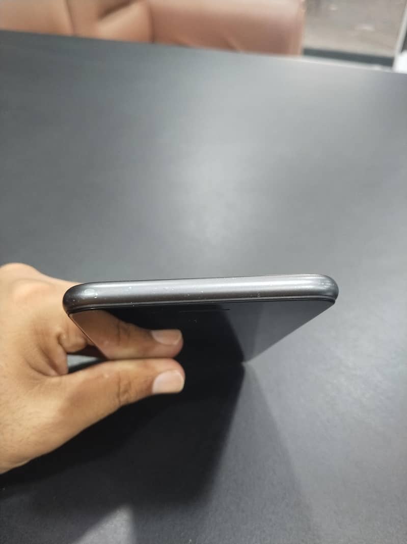 Apple iPhone 8 Plus 2