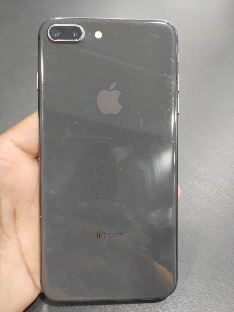 Apple iPhone 8 Plus 6