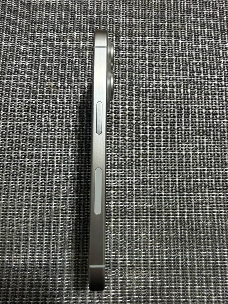 Apple iPhone 15 Pro 2