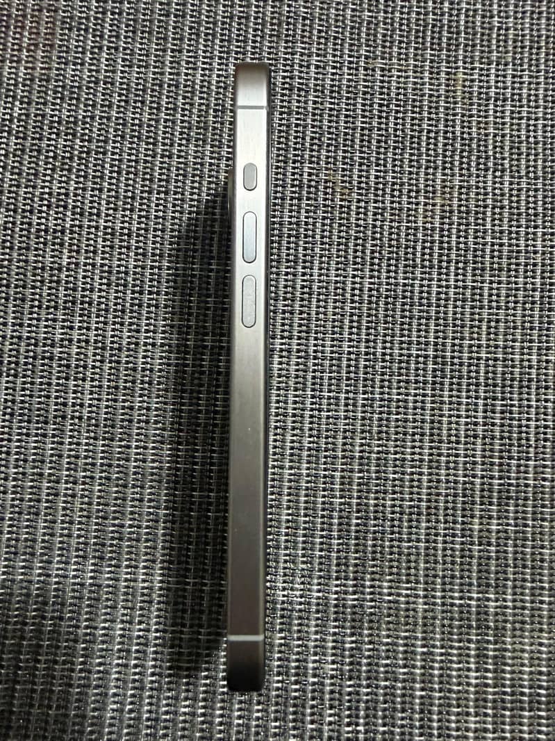 Apple iPhone 15 Pro 4