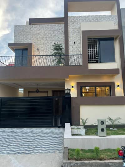7 MARLA BREND NEW HOUSE FOR SALE IN JINNAH GARDEN