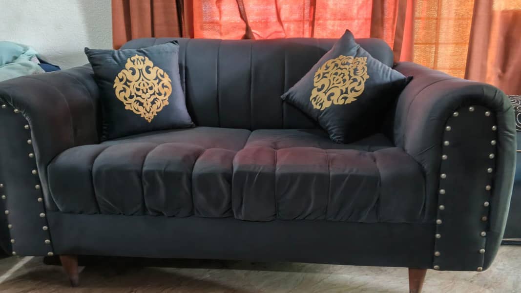 Beautiful 3+2+1 Sofa Set. 2