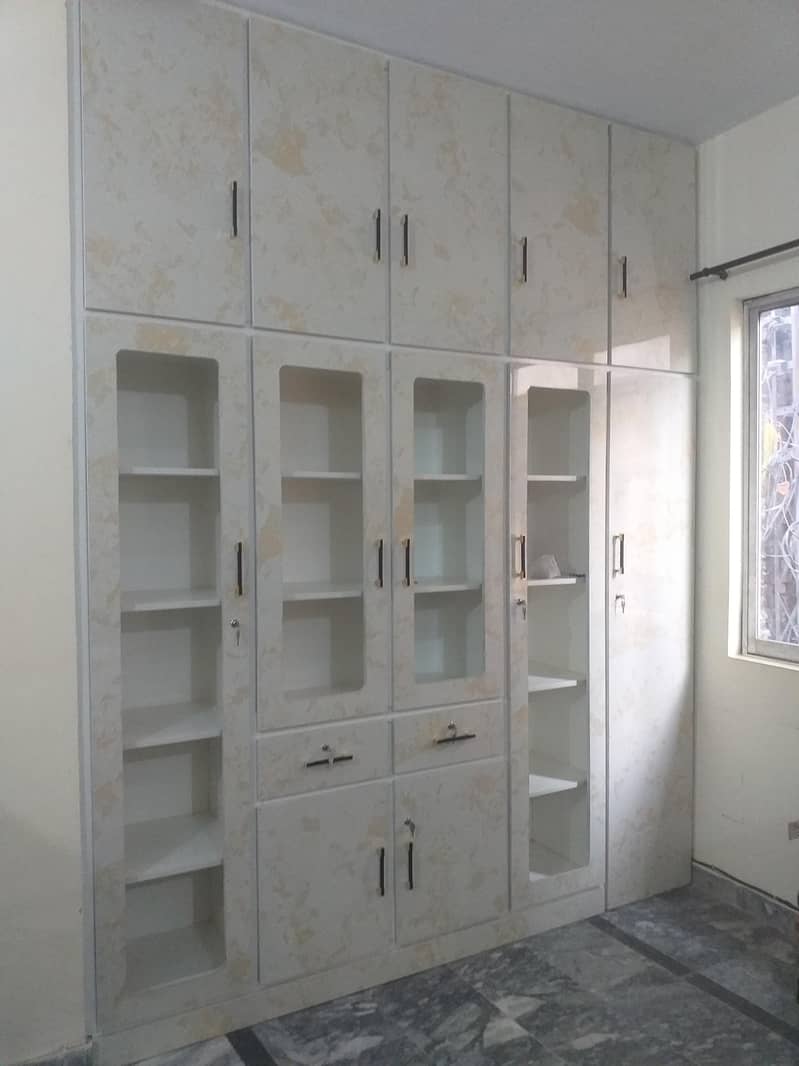 carpenter available 0