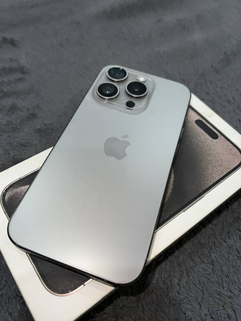 Apple iPhone 15 Pro 3