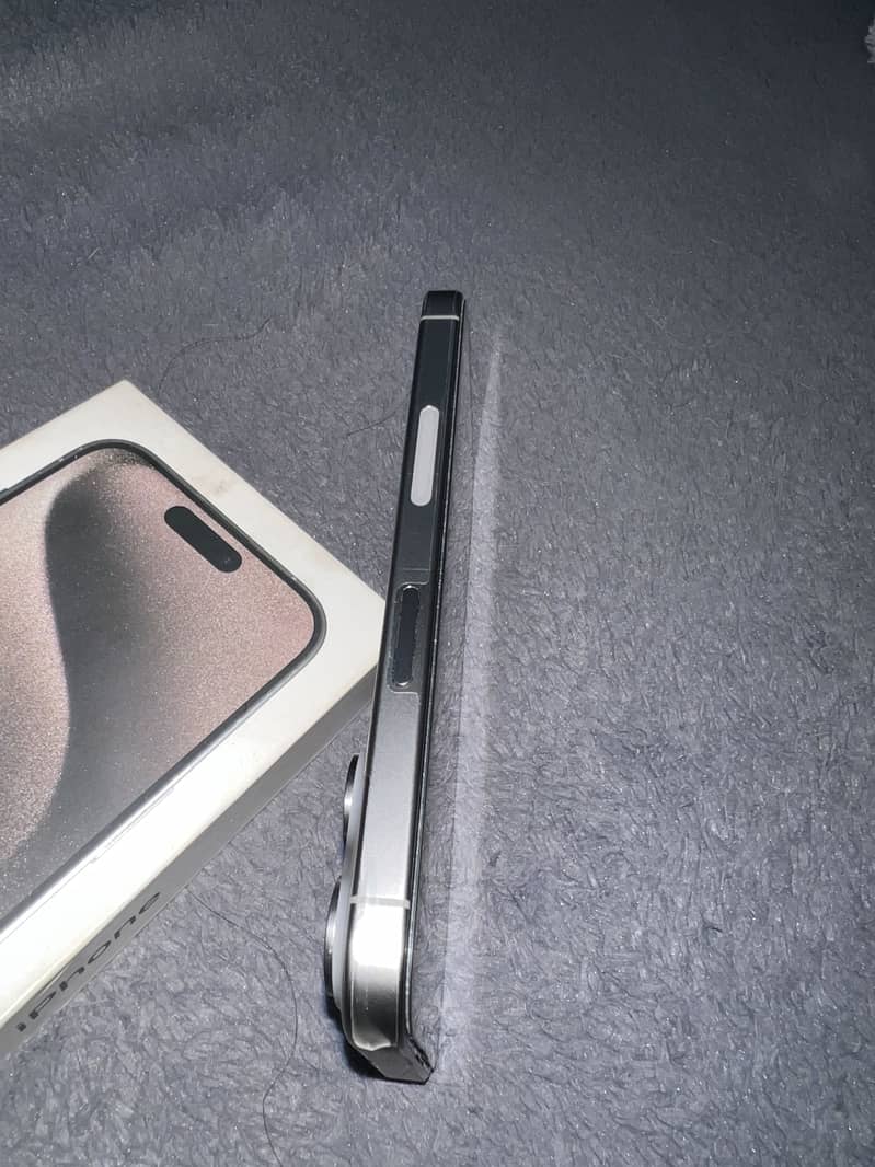 Apple iPhone 15 Pro 8