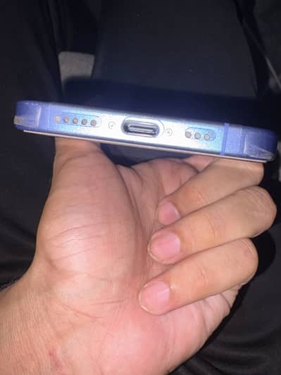 Apple iPhone 16