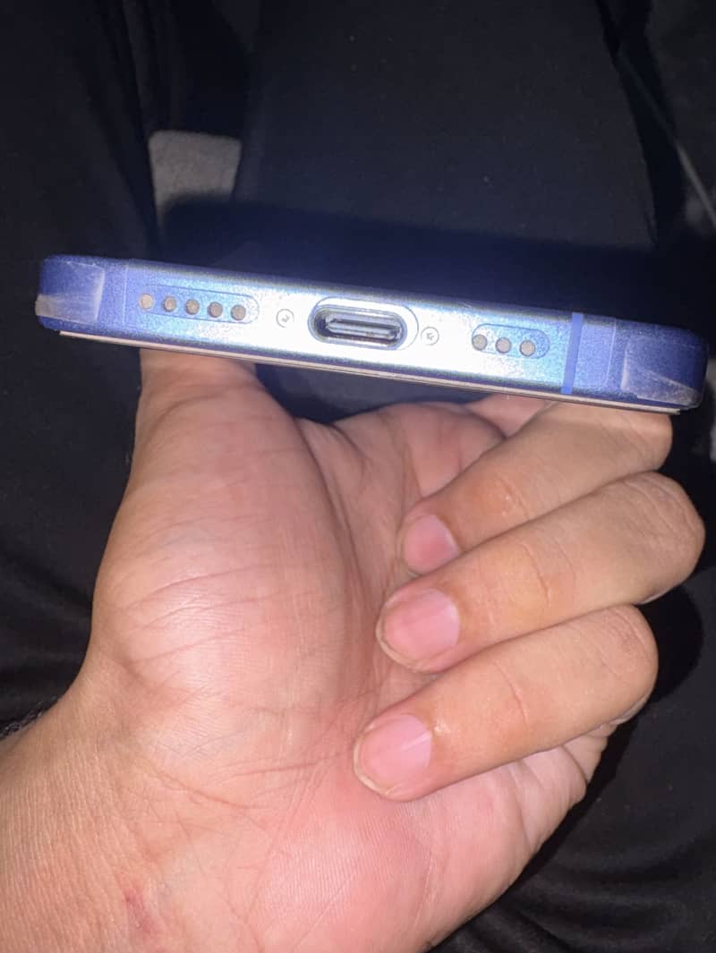 Apple iPhone 16 0