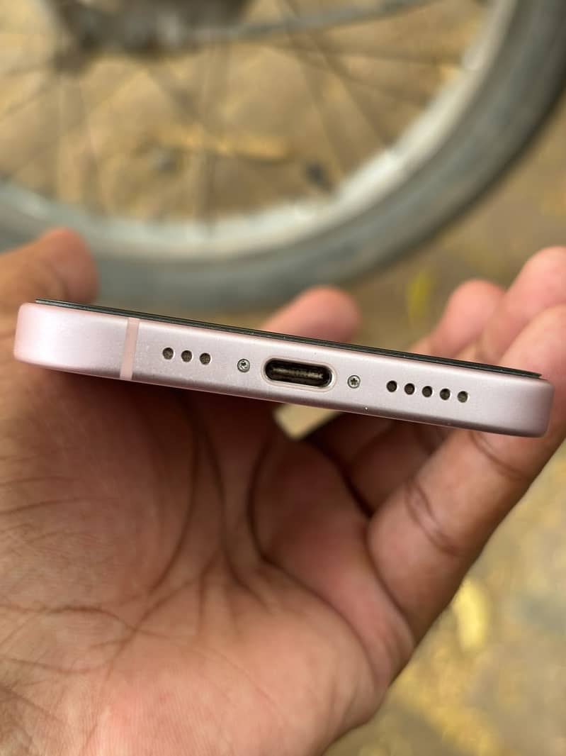 Apple iPhone 15 2