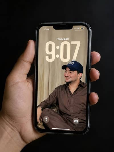 iPhone 13 Pro Max factory sim gilch exchange or cash saat