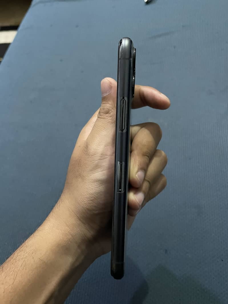 Apple iPhone 11 Pro 0