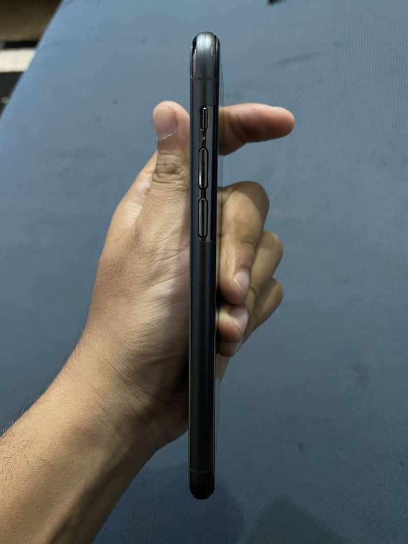 Apple iPhone 11 Pro 1