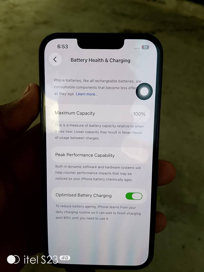 Apple iPhone 13 0