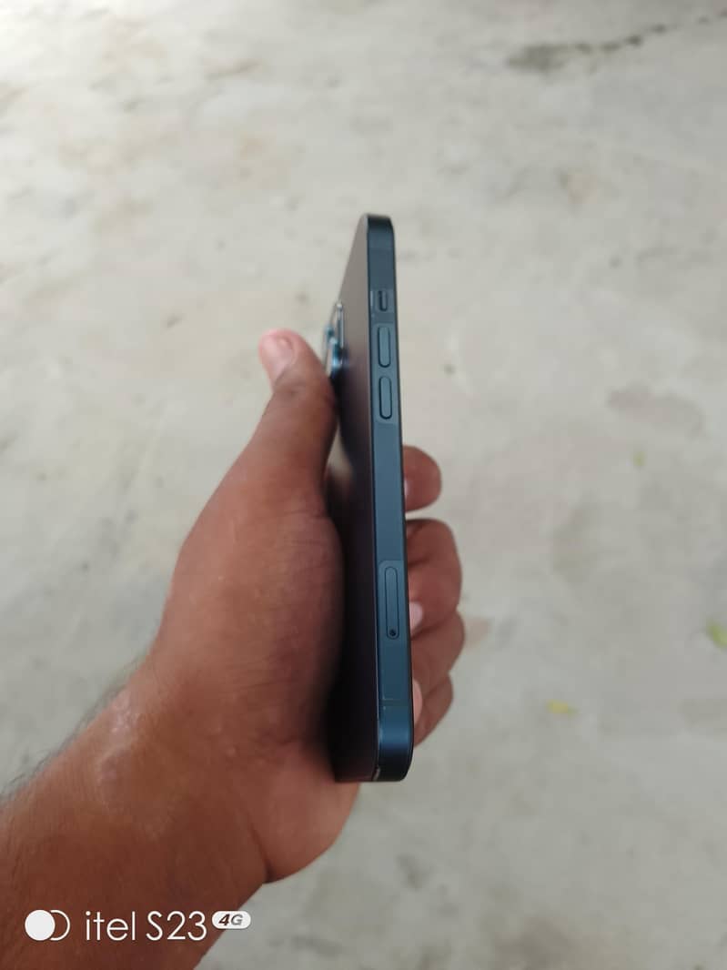 Apple iPhone 13 1