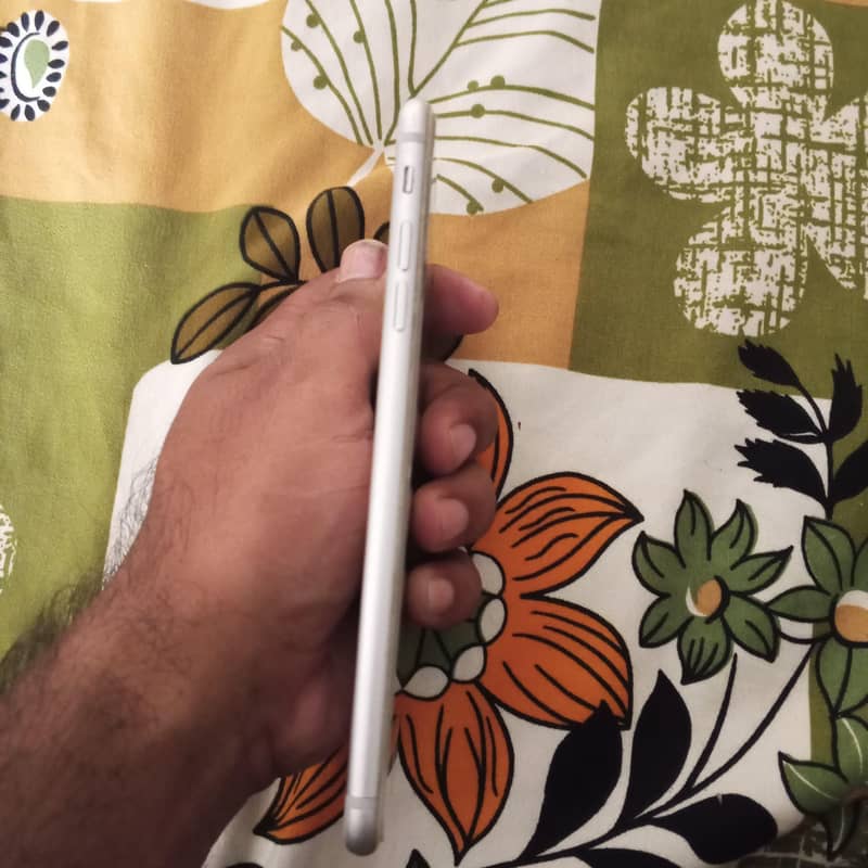 Apple iPhone 7 plus 2
