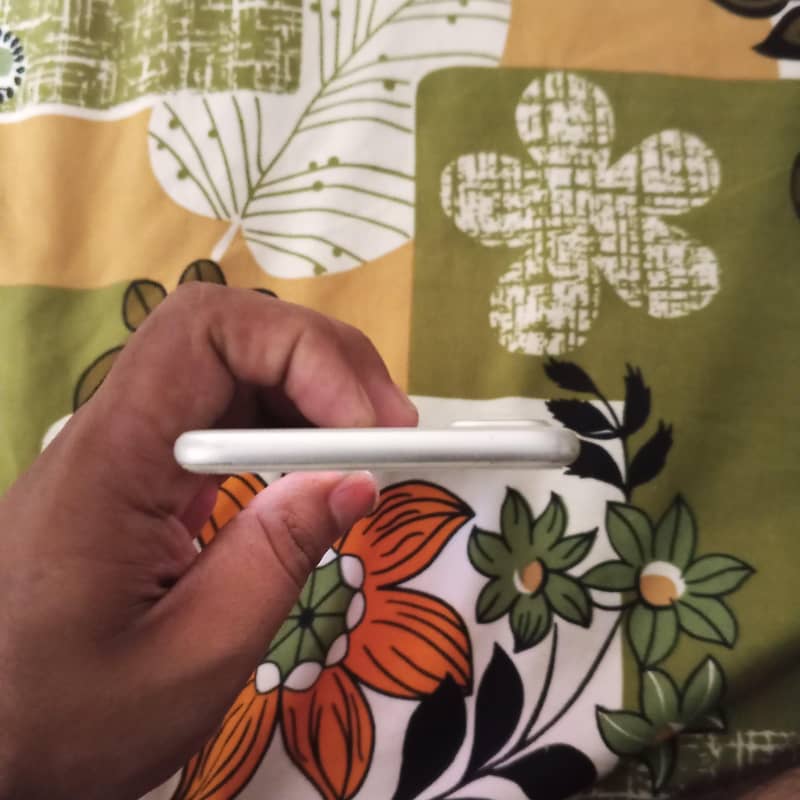 Apple iPhone 7 plus 3