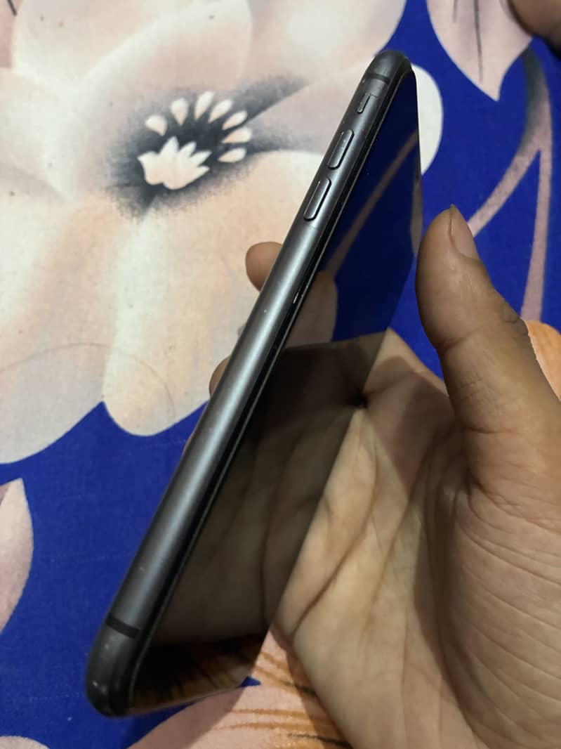 Apple iPhone 11 5
