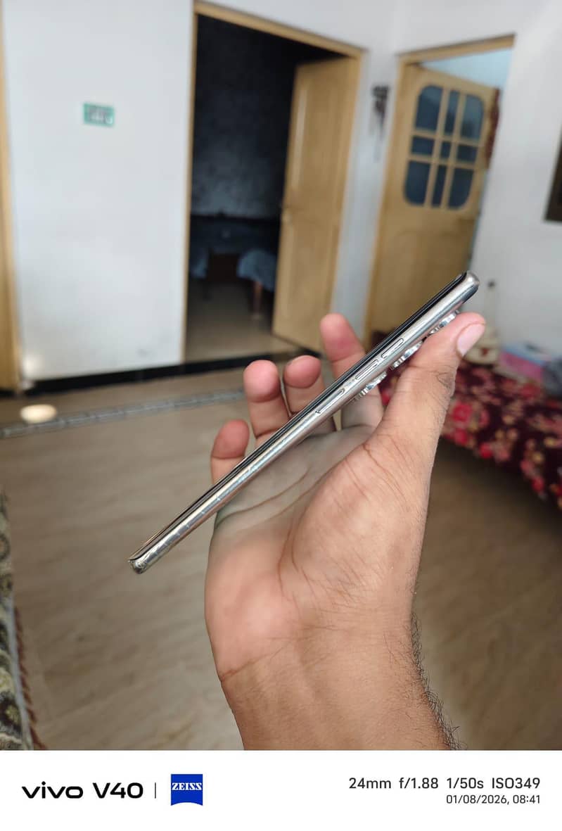 Tecno Camon 40 pro 4