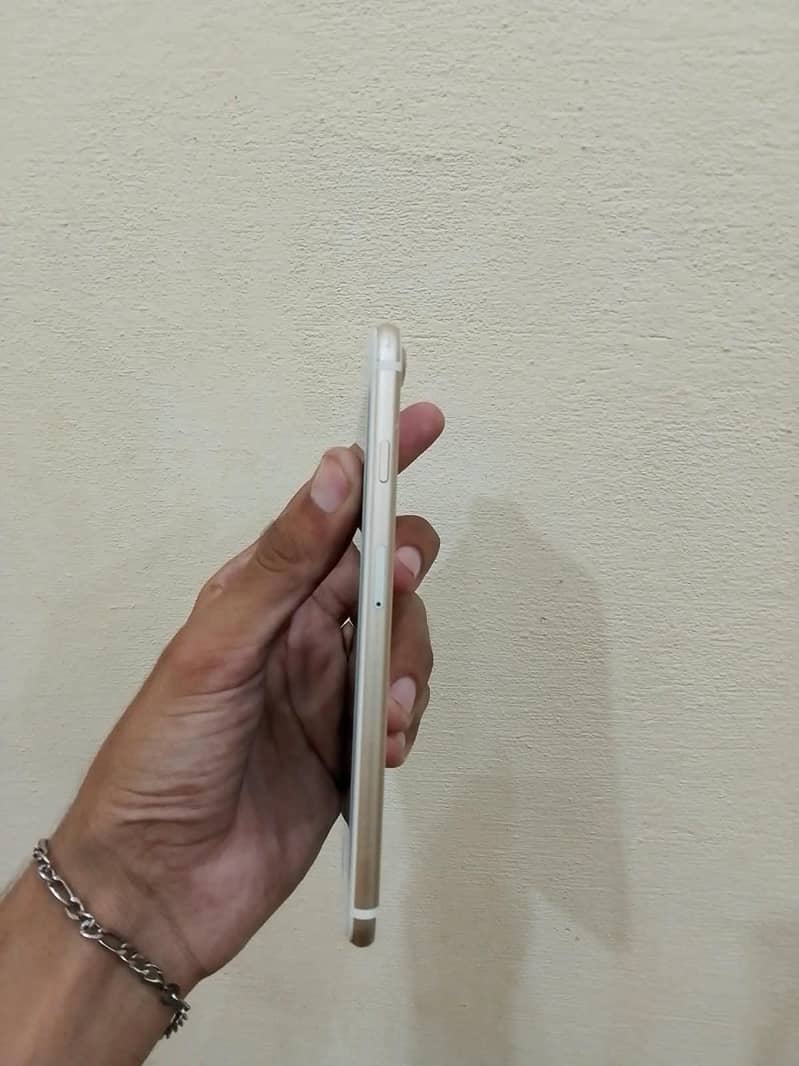 Apple iPhone 7 Plus 2